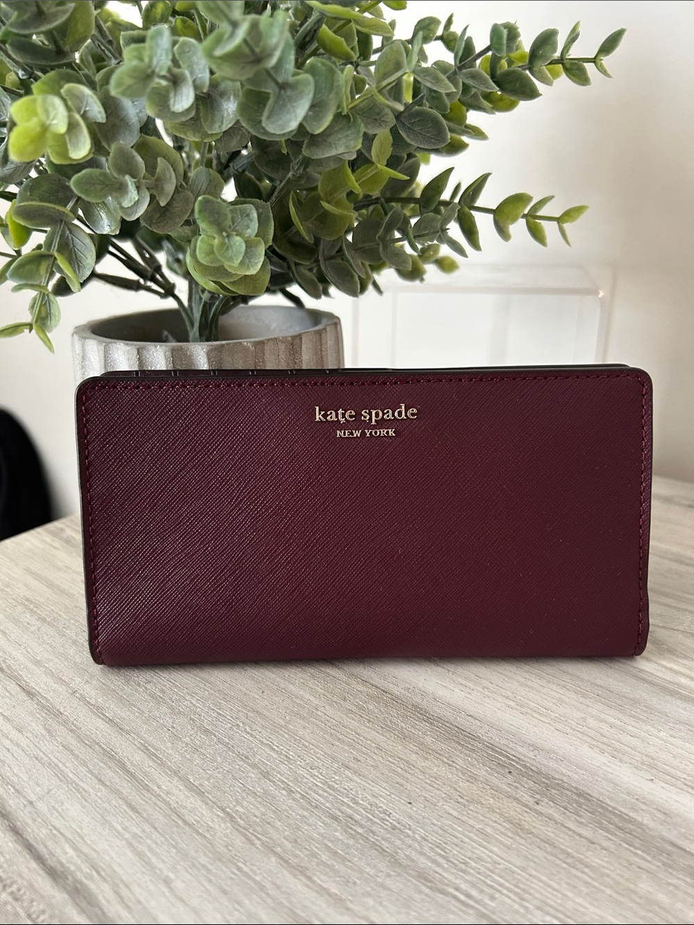 kate spade Cameron large billfold Burgundy Saffiano Wallet NWOT